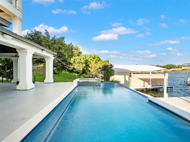 156 Skyline DR, Llano, TX 78643