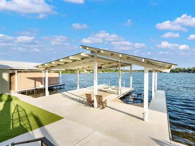 156 Skyline DR, Llano, TX 78643
