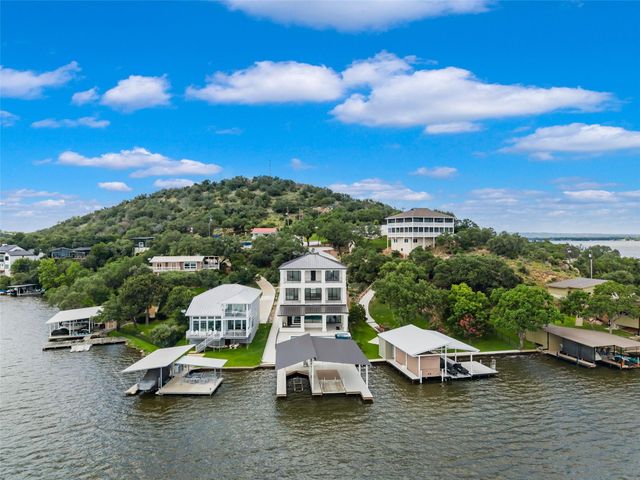 156 Skyline DR, Llano, TX 78643