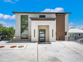 156 Skyline DR, Llano, TX 78643