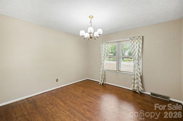 1300 Briarcliff Road, Shelby, NC 28152