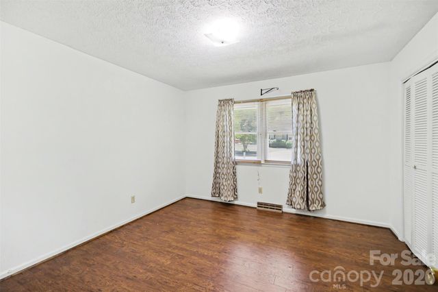 1300 Briarcliff Road, Shelby, NC 28152