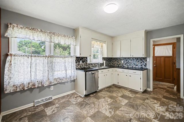 1300 Briarcliff Road, Shelby, NC 28152