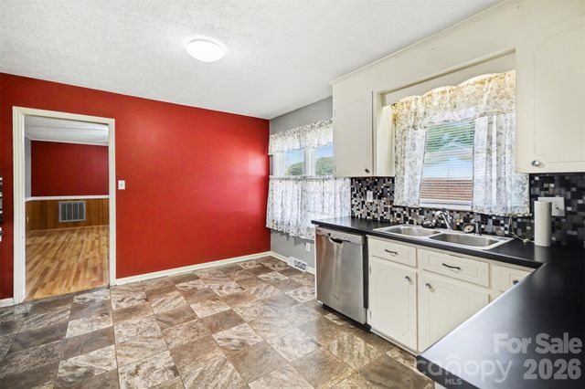 1300 Briarcliff Road, Shelby, NC 28152