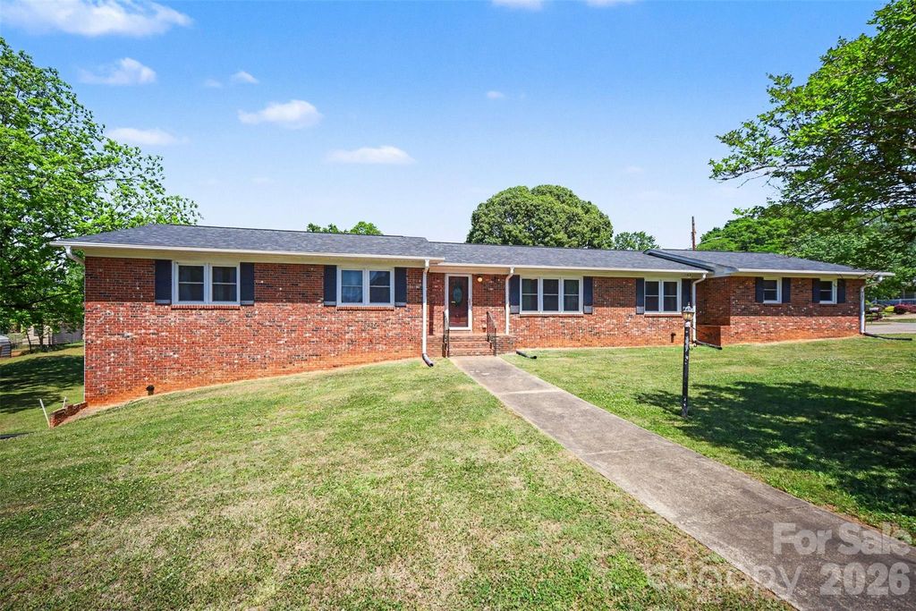 1300 Briarcliff Road, Shelby, NC 28152