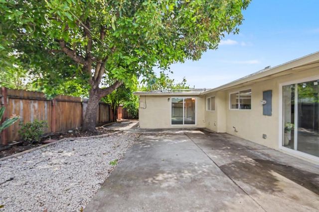 1249 Socorro Avenue, Sunnyvale, CA 94089