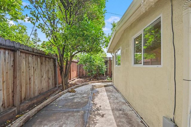 1249 Socorro Avenue, Sunnyvale, CA 94089