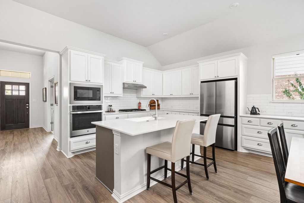 1080 Pink Granite BLVD, Dripping Springs, TX 78620