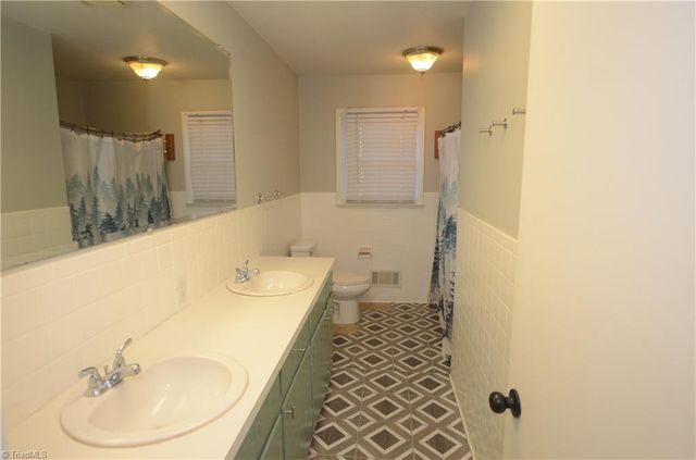 8 Laurel Drive, North Wilkesboro, NC 28659