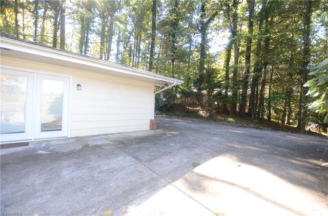 8 Laurel Drive, North Wilkesboro, NC 28659