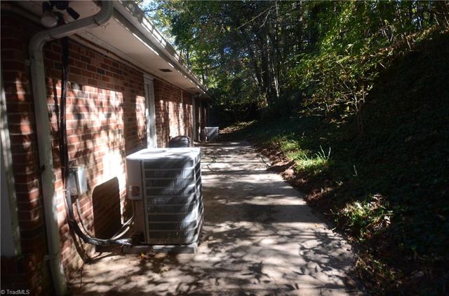 8 Laurel Drive, North Wilkesboro, NC 28659