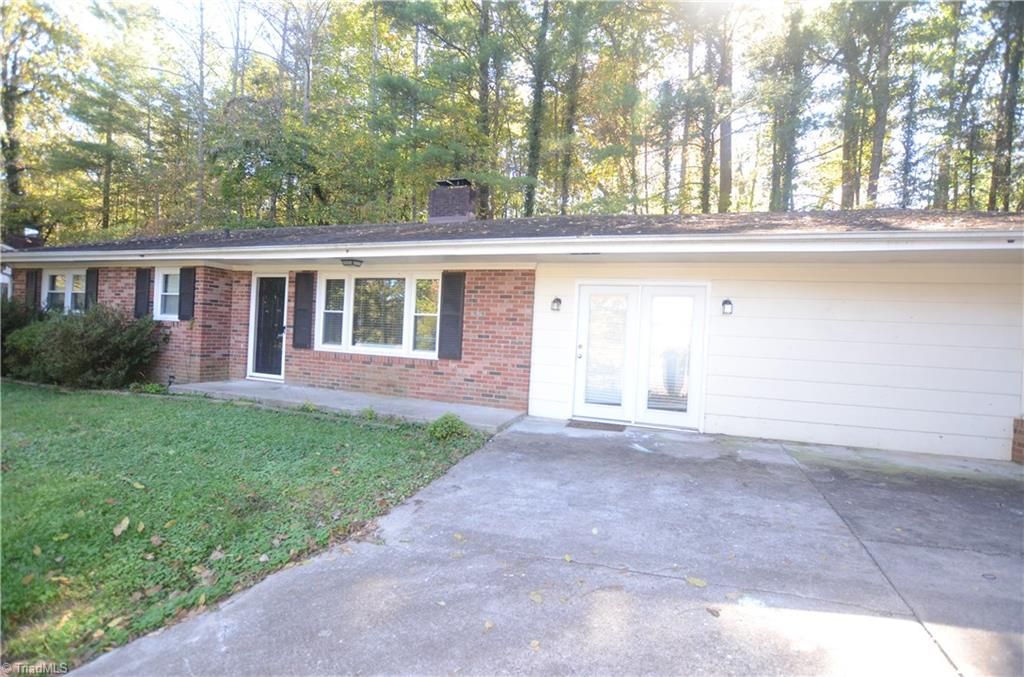 8 Laurel Drive, North Wilkesboro, NC 28659