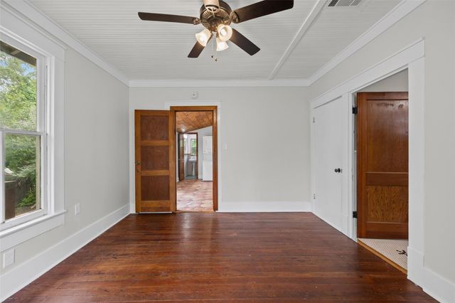 2013 E 9th ST, Austin, TX 78702