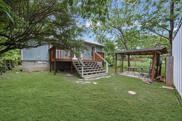 2013 E 9th ST, Austin, TX 78702