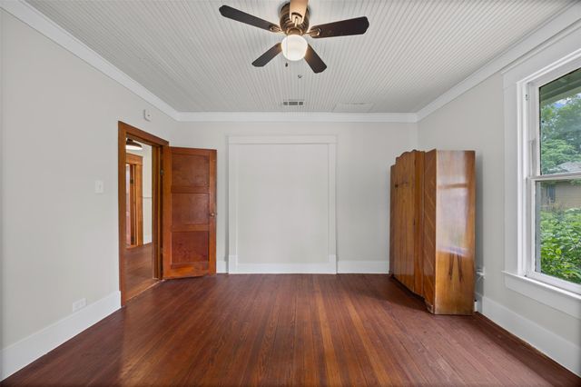 2013 E 9th ST, Austin, TX 78702
