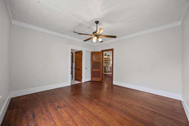 2013 E 9th ST, Austin, TX 78702