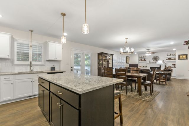 192 Cameron Ct, Clarksville, TN 37042