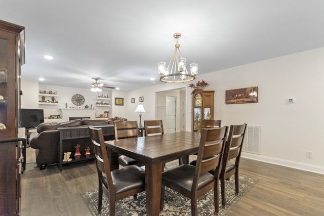 192 Cameron Ct, Clarksville, TN 37042