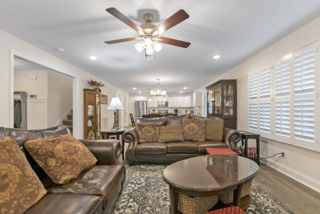 192 Cameron Ct, Clarksville, TN 37042