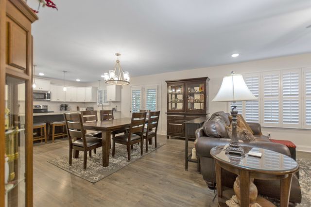 192 Cameron Ct, Clarksville, TN 37042