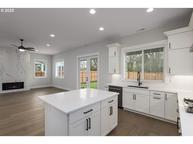 15213 Se TOWERS Ter, Milwaukie, OR 97267