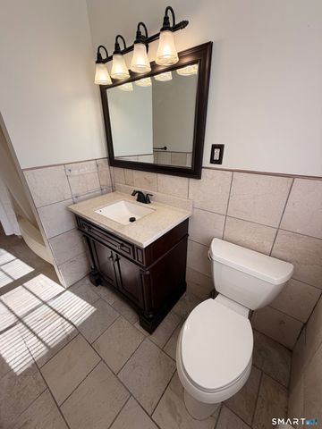 10 Short Street, Manchester, CT 06040