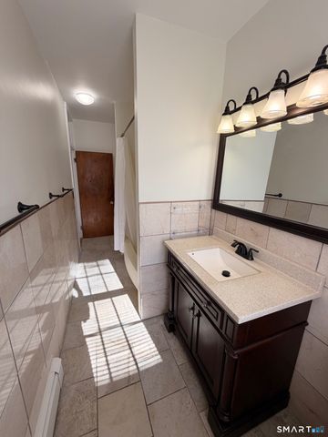 10 Short Street, Manchester, CT 06040