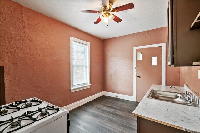 1013 Henry St, Smith, PA 15054
