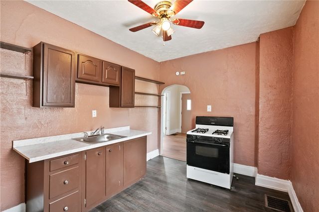 1013 Henry St, Smith, PA 15054
