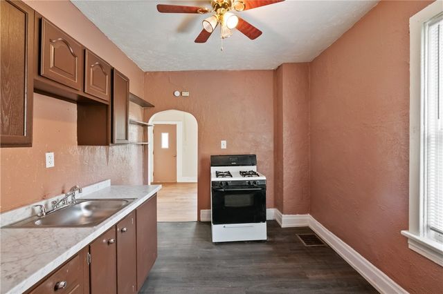 1013 Henry St, Smith, PA 15054