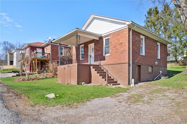 1013 Henry St, Smith, PA 15054