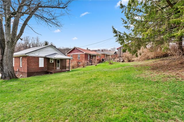 1013 Henry St, Smith, PA 15054