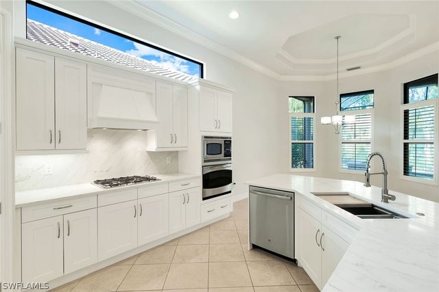 6419 VIVALDI CT, Naples, FL 34113