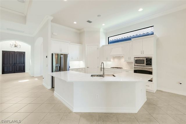 6419 VIVALDI CT, Naples, FL 34113