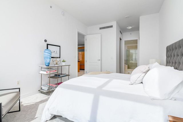 550 Front St. 1808, San Diego, CA 92101