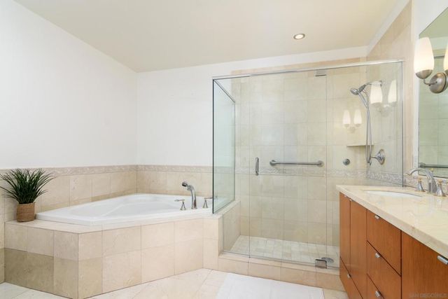 550 Front St. 1808, San Diego, CA 92101