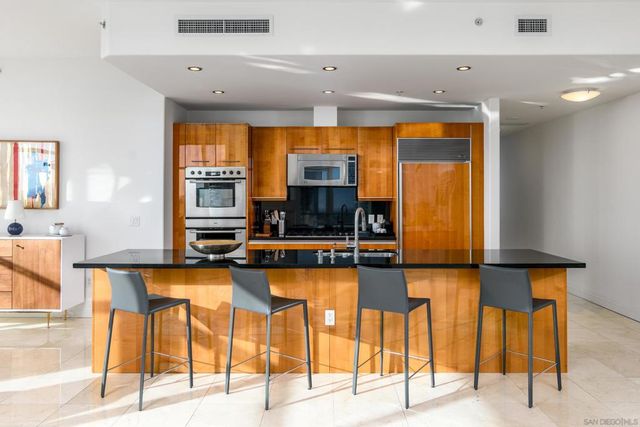 550 Front St. 1808, San Diego, CA 92101