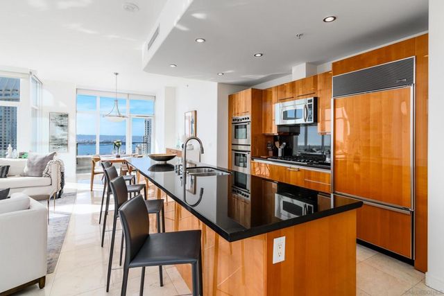 550 Front St. 1808, San Diego, CA 92101