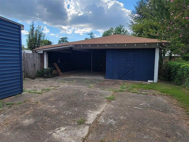 3708 Yale Street, Lake Charles, LA 70607