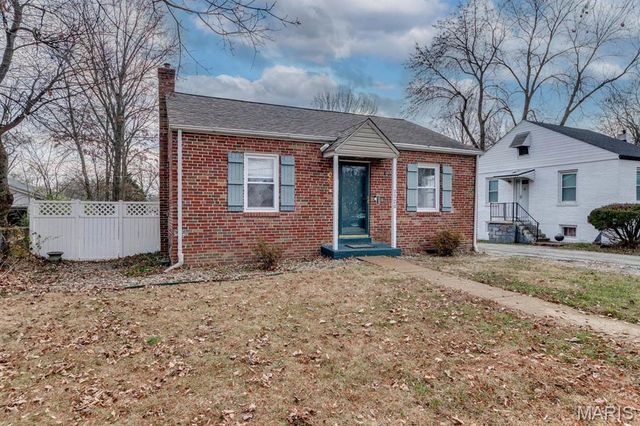 7720 Weston Place, St Louis, MO 63117
