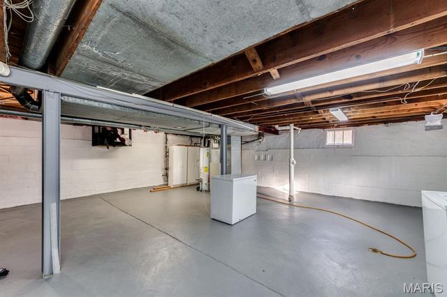 7720 Weston Place, St Louis, MO 63117