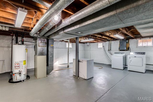 7720 Weston Place, St Louis, MO 63117