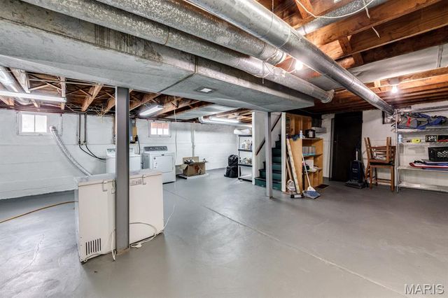 7720 Weston Place, St Louis, MO 63117