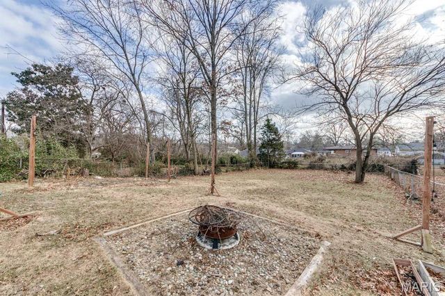 7720 Weston Place, St Louis, MO 63117