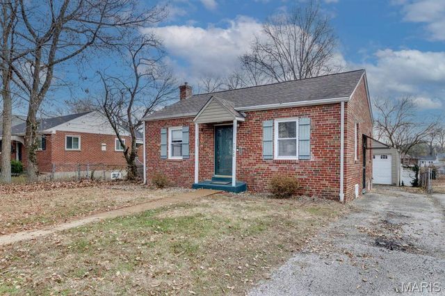 7720 Weston Place, St Louis, MO 63117