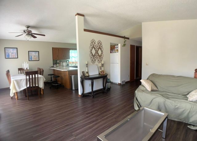 7178 Peterson Trail, Hugo, MN 55038