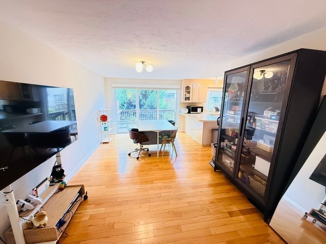 399 Pond St D1, Braintree, MA 02184