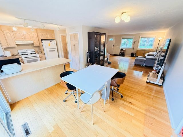 399 Pond St D1, Braintree, MA 02184