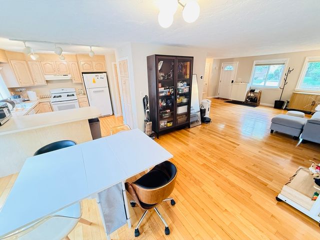 399 Pond St D1, Braintree, MA 02184