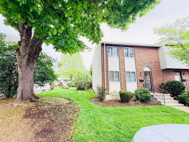 399 Pond St D1, Braintree, MA 02184